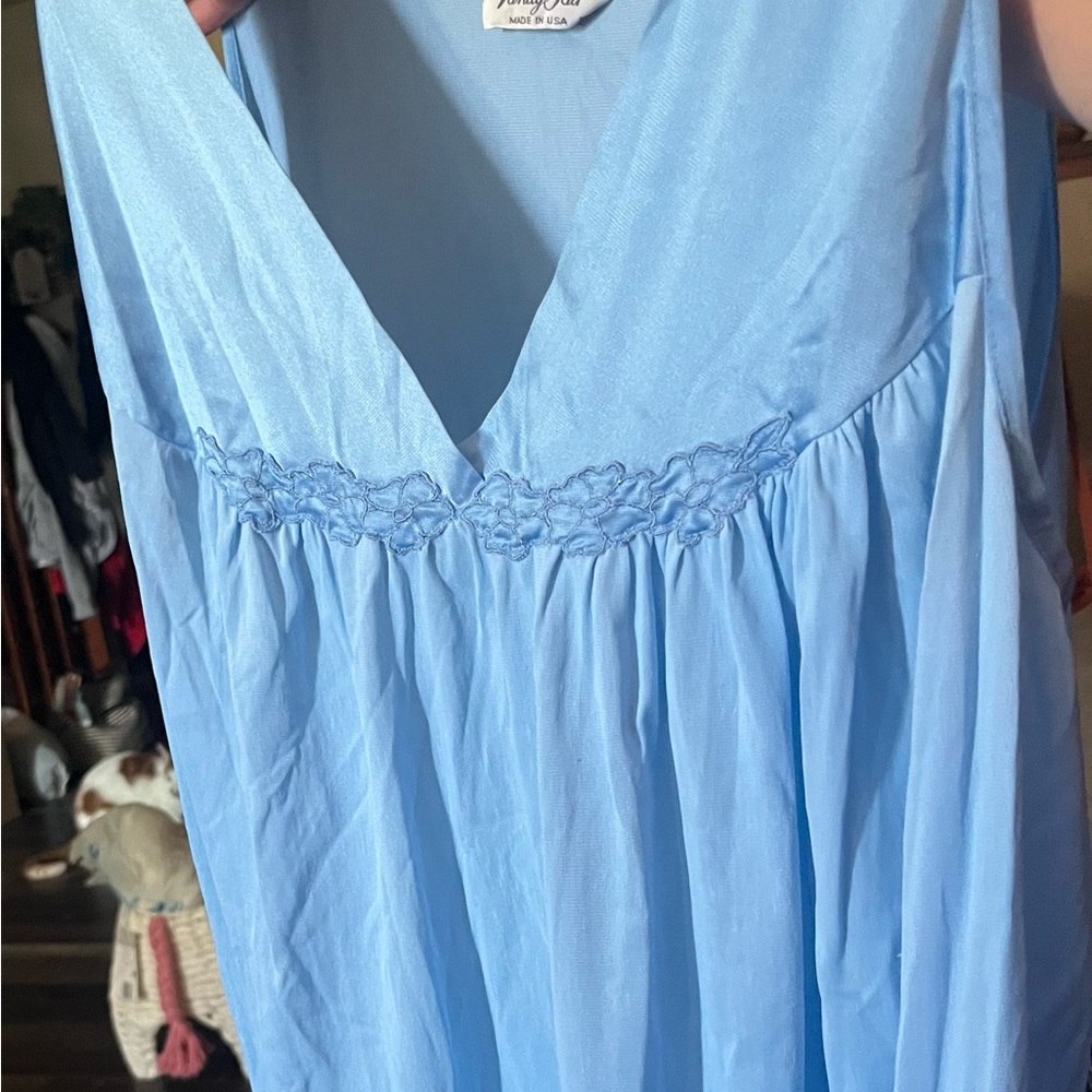 VINTAGE Vanity Fair Nightgown size XL Style 30-807